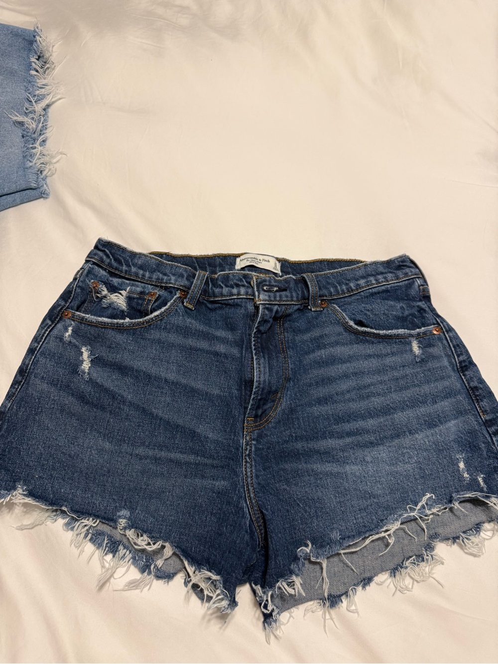 Abercrombie mom short mid rise curve love